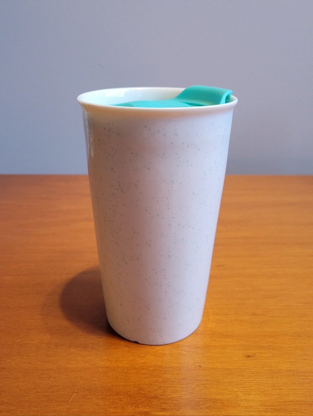 IQ Accessories Ceramic Travel Mug Aqua Speckled Lid White Blue 12oz